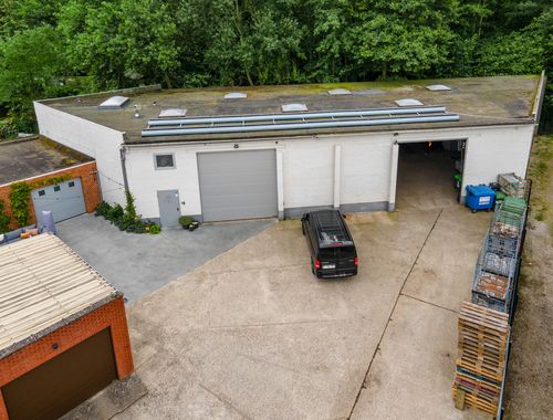                                         Entrepôt avec bureau à vendre à Rumst, € 525.000
