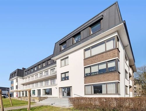                                         Usage mixte à vendre à Sint-Denijs-Westrem, € 389.000
