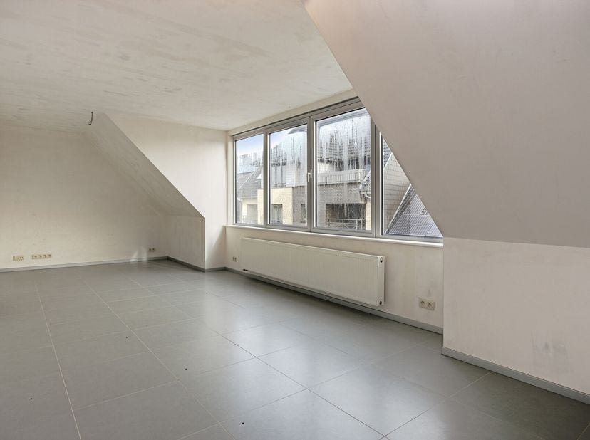 Instapklaar appartement met zolder&lt;br /&gt;
Gelegen op de tweede verdieping en bereikbaar per trap.&lt;br /&gt;
Dit appartement geniet een strategische ligging