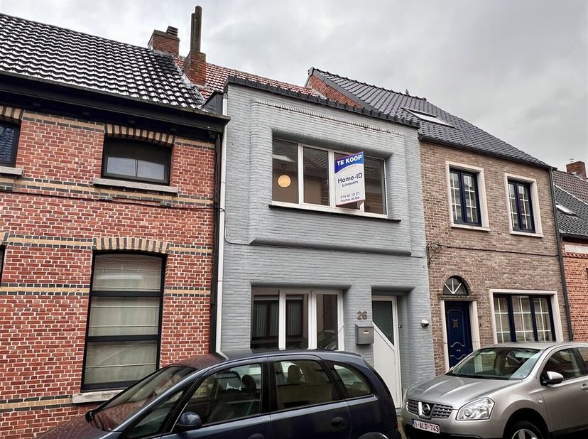 Gerenoveerde burgerswoning met 2 à 4 slaapkamers en tuin&lt;br /&gt;
Gelegen in een gewilde en rustige buurt nabij het kanaal. Met een bewoonbare oppervlakt