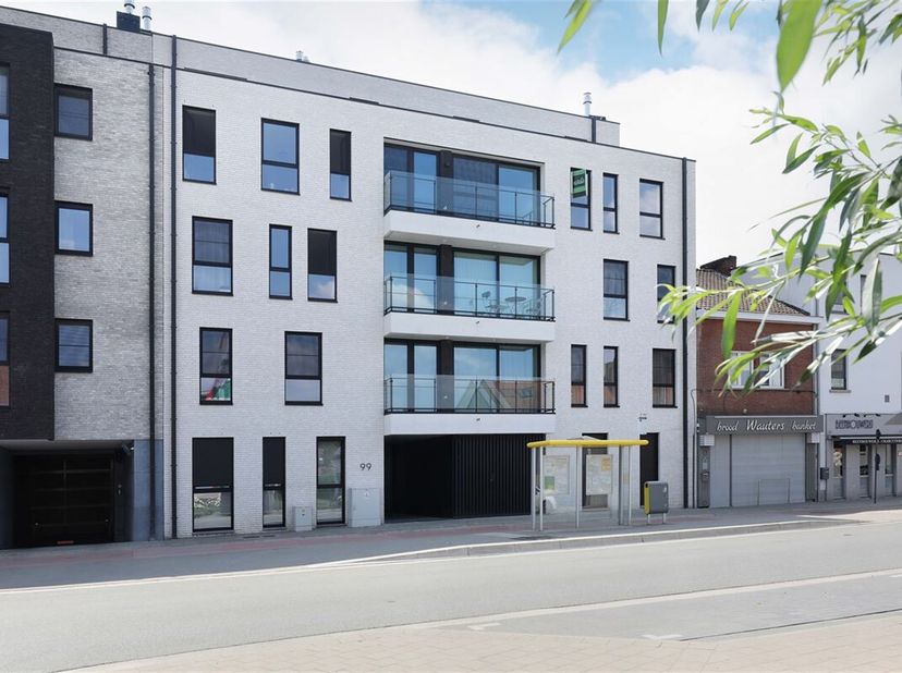 Volledig instapklaar nieuwbouwappartement (2slp) met zuid georiënteerd terras op derde verdieping!&lt;br /&gt;
Aankoop aan verlaagd BTW-tarief van 6% (ipv 2