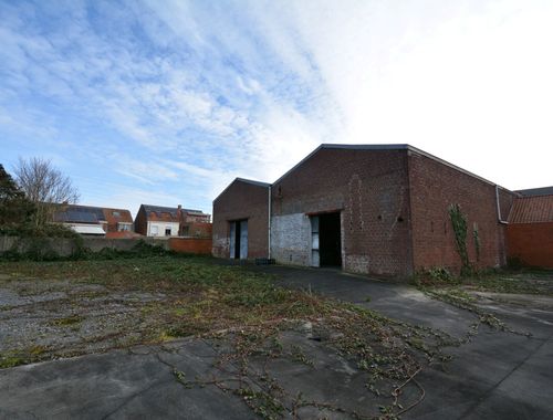                                         Entrepôt à vendre à Deerlijk, € 249.000
