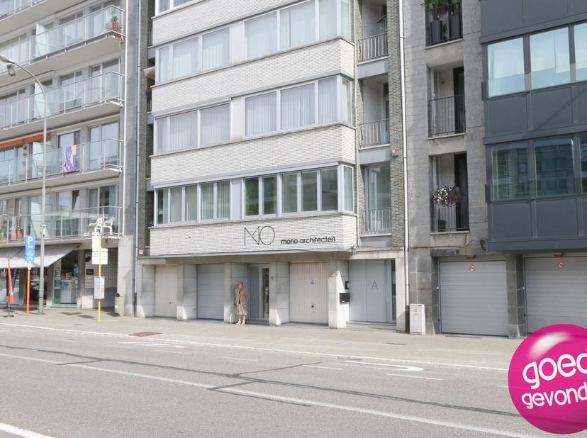 INSTAPKLAAR KANTOOR met ruimte voor 6 tot 10 bureelplaatsen en 2 vergaderzalen in een moderne en frisse werkomgeving voorzien van alle moderne benodig