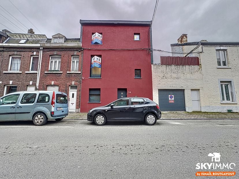 L&#039;agence SKYIMMO vous propose cet immeuble à appartements composé dun duplex et dun appartement, situé à Ougrée. Entièrement en ordre, ce bâtiment est