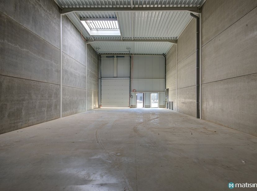 KMO-UNIT OP NIEUW BEDRIJVENPARK HARDEL TE TONGEREN&lt;br /&gt;
&lt;br /&gt;
Deze nieuwe KMO-unit vinden we terug aan de Blaarstraat 270-274 te Tongeren en is gele
