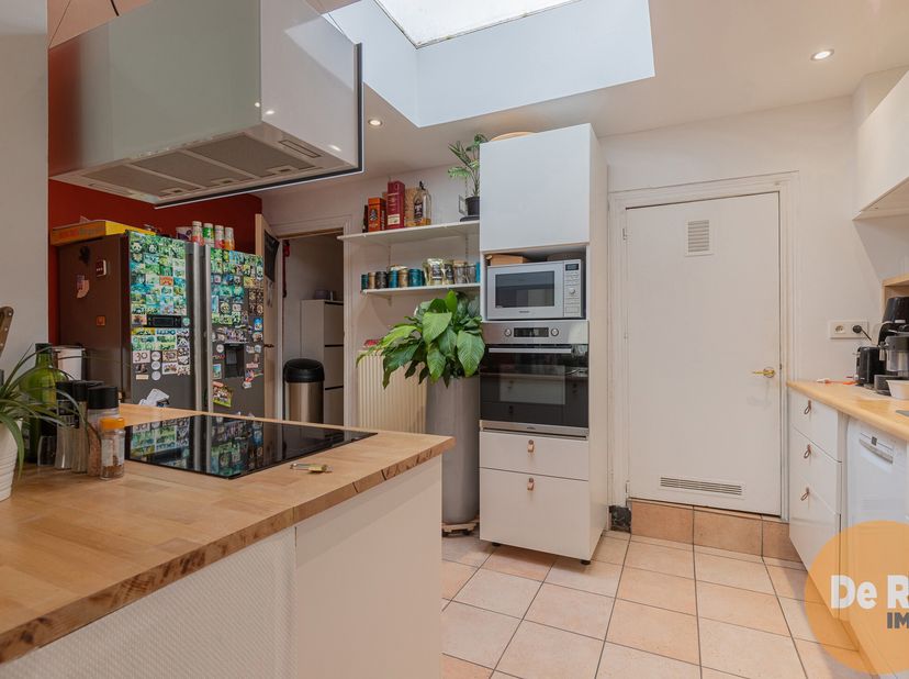 BEZOEKDAG MAANDAG 28 APRIL VAN 16U TOT 18U (enkel op afspraak!)&lt;br /&gt;
IDDERGEM - Deze woning is gelegen aan een rustig pleintje en nabij de nieuw aang