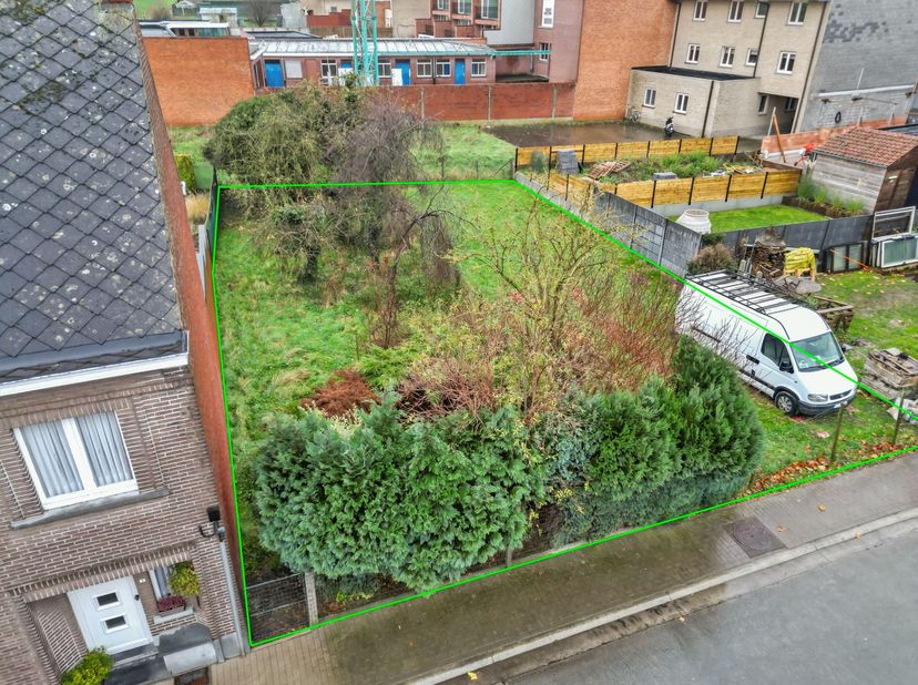 Op zoek naar de perfecte locatie voor uw droomwoning? Ontdek dit prachtig stuk grond in bouwzone op een toplocatie in de Dr. De Drijverestraat te Brak