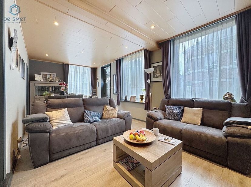 GRANDE MAISON DANS LE CENTRE DE GRAMMONT!&lt;br /&gt;
Cette maison spacieuse est entièrement prête à être emménagée et est située dans le centre de Grammont