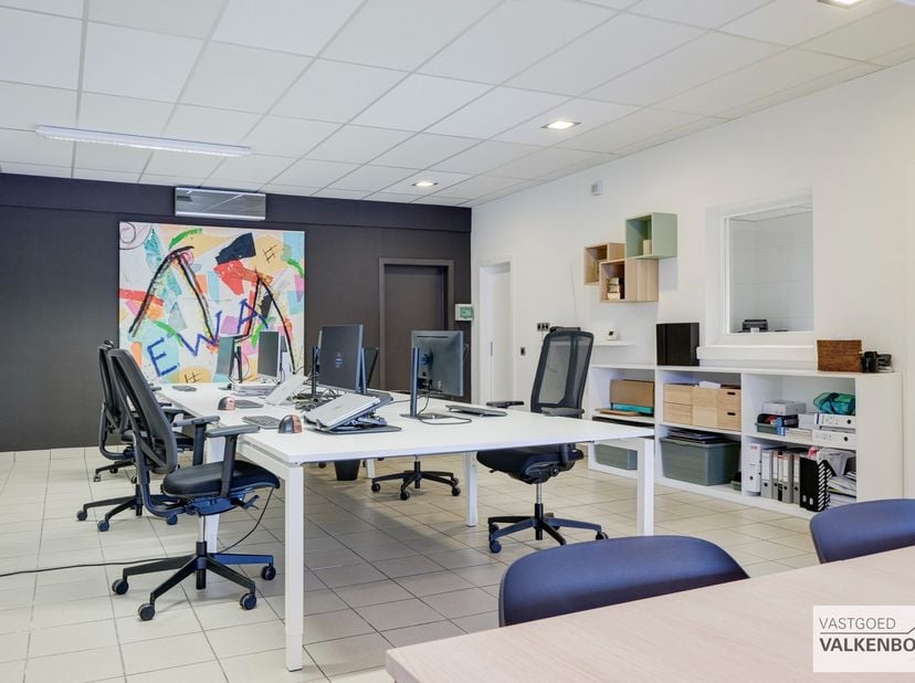 CONTACT &lt;br /&gt;
Jeroen Vandormael: jeroen@vastgoedvalkenborgh.be | 0498/05.76.72 &lt;br /&gt;
&lt;br /&gt;
Op zoek naar een functionele en strategisch gelegen uitv