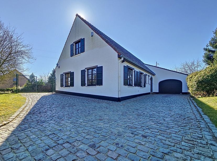 Huis te koop
                    in 7830 Hoves