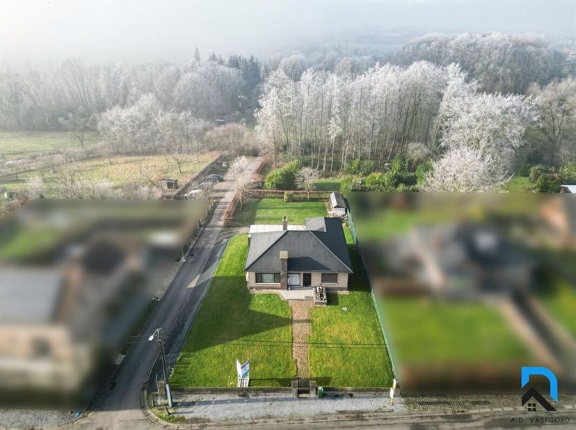 Vrijstaande woning op toplocatie met mooie tuin&lt;br /&gt;
We vinden deze vrijstaande woning terug op de Sint-Annastraat in Hoeselt. De centrale ligging ga