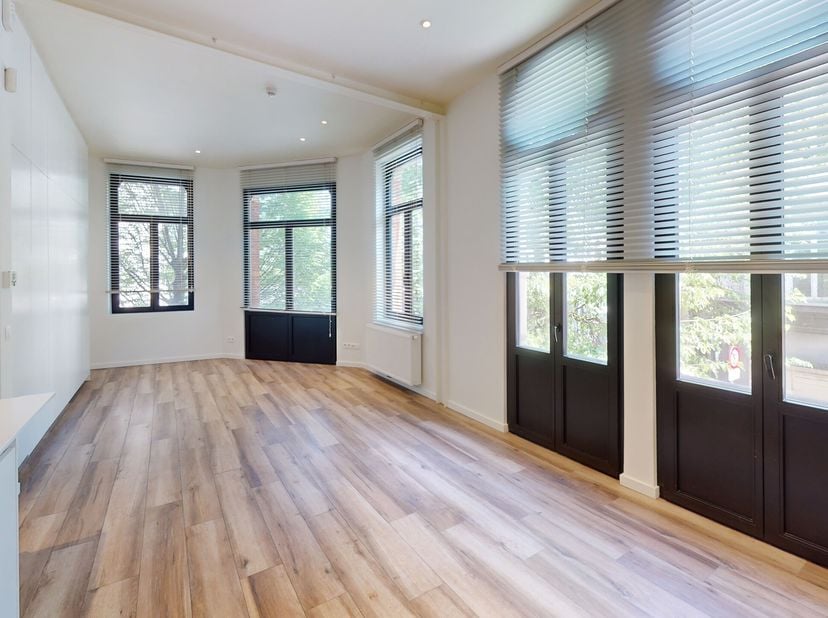 Bel appartement avec balcon ensoleillé situé dans le centre d&#039;Anvers.&lt;br /&gt;
Bel appartement dans le centre d&#039;Anvers qui a été entièrement rénové avec