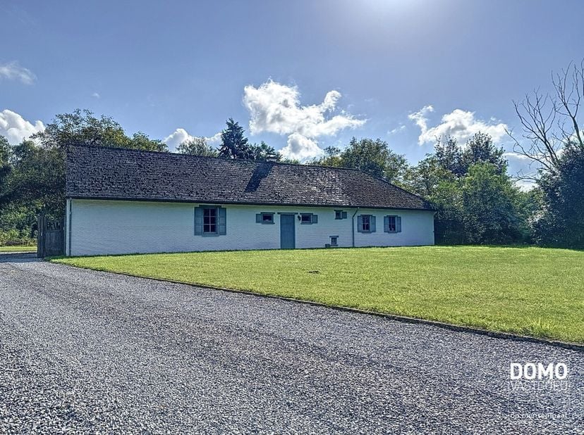 Heeft u interesse? Bekijk deze woning op onze website http://www.domovastgoed.be of contacteer ons op het nummer 011/96.49.96&lt;br /&gt;
Zeer rustig en vri