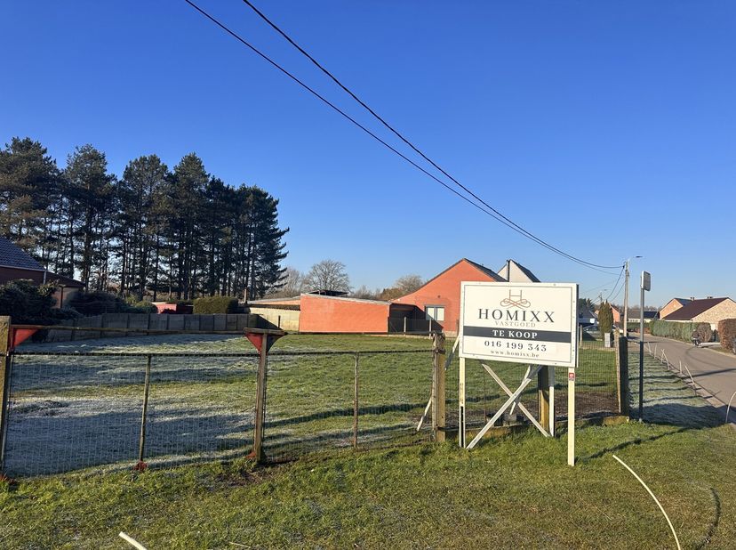 Meer info of uw afspraak plannen voor deze bouwgrond kan via info@homixx.be of via 016 199 346.&lt;br /&gt;
Deze bouwgrond voor half-open bebouwing vinden w