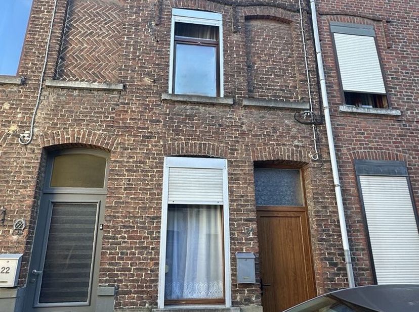Belle maison d&#039;habitation unifamiliale, bien située.&lt;br /&gt;
Beau potentiel, à voir absolument !&lt;br /&gt;
RC : 297 euros possibilité d&#039;obtenir la réduction