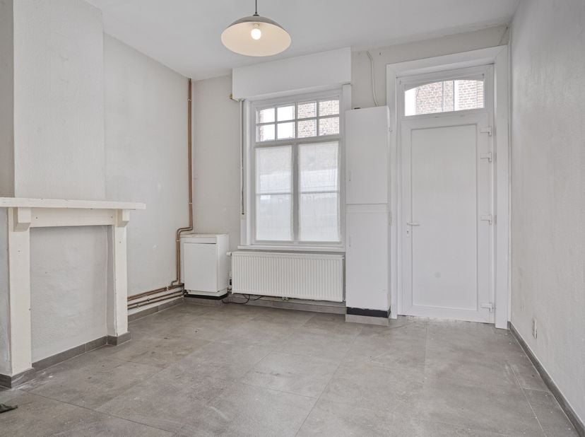 Maison prête à emménager à vendre dans la Kleine Pennestraat 3, dans le centre-ville d&#039;Ypres. Il y a une possibilité de 2 chambres et il y a aussi un