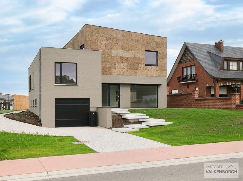 CONTACT &lt;br /&gt;
Jeroen Vandormael: jeroen@vastgoedvalkenborgh.be | 0498/05.76.72 &lt;br /&gt;
&lt;br /&gt;
Welkom in deze prachtige vernieuwbouwwoning aan de Oppen