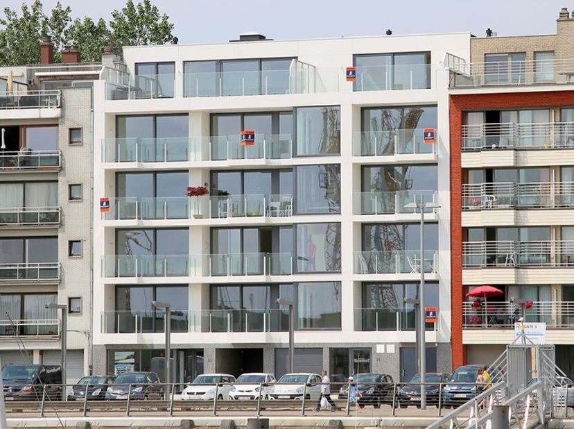 Nieuwbouw garagebox gelegen aan de Rederskaai. Mogelijkheid op -1 of gelijkvloers