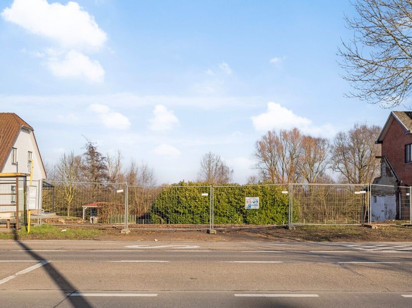 Diest: bouwgrond te koop met veel potentieel Ben je op zoek naar een bouwgrond om jouw droomwoning te realiseren? Dit perceel van 5a 50ca, gelegen in