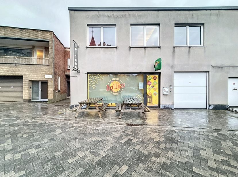 Handelspand van ca. 65 m² te huur in het centrum van Heule. Het pand geniet van een vlotte bereikbaarheid en voldoende parkeermogelijkheden dicht bij