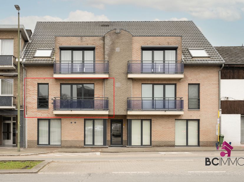 Instapklaar appartement met 2 slaapkamers in As&lt;br /&gt;
Dit instapklare appartement is gelegen in het centrum van As, tegenover de openbare parking. De