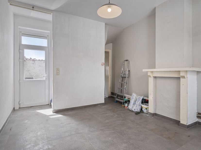 Maison prête à emménager à vendre dans la Kleine Pennestraat 3, dans le centre-ville d&#039;Ypres. Il y a une possibilité de 2 chambres et il y a aussi un
