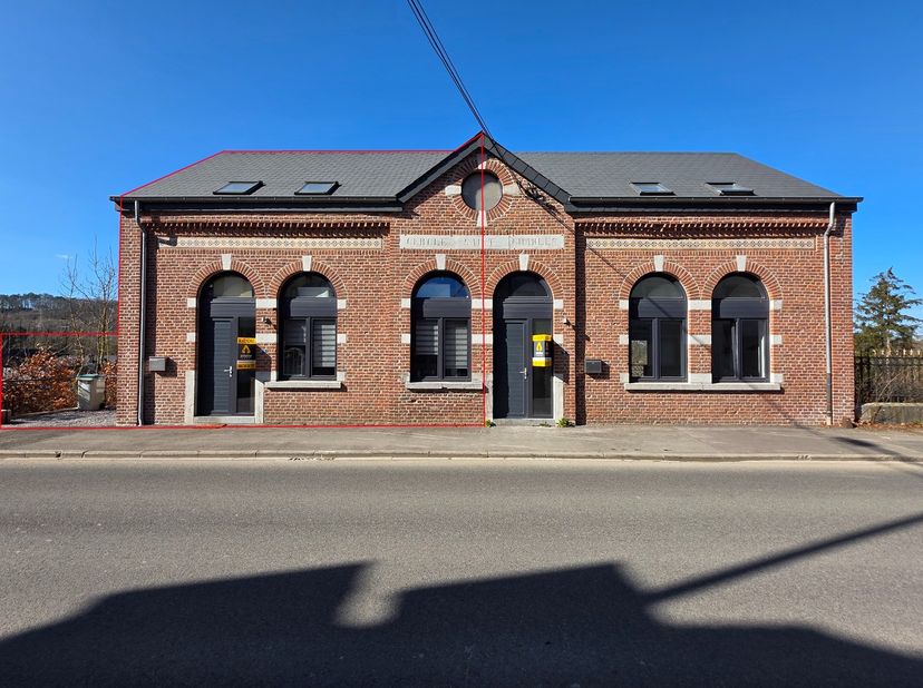 - OPTION - Barvaux (Durbuy): Maison avec terrasse et place de parking située dans le centre à proximité des commodités (gare, bus, école, magasins,..)