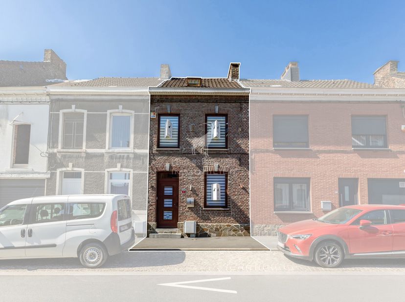 Referentie agentschap : V6031-1715&lt;br /&gt;
VIRTUEEL BEZOEK :&lt;br /&gt;
Ontdek dit prachtige huis gelegen in het charmante stadje Monceau-sur-Sambre, dat uw