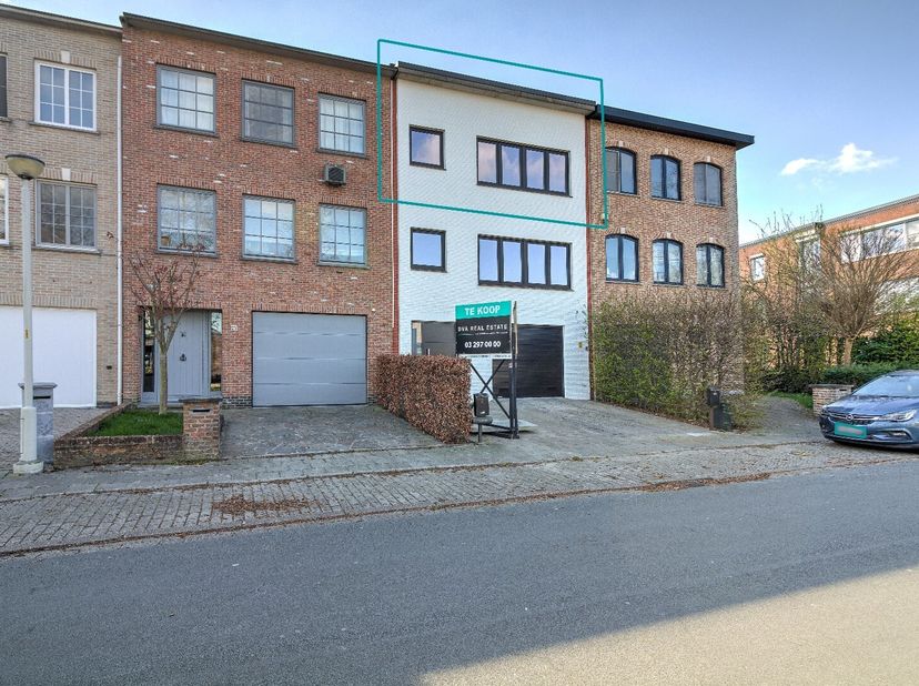 Gerenoveerd energiezuinig appartement met twee slaapkamers en terras in een rustige woonwijk te Schelle!&lt;br /&gt;
Het appartement gelegen op de tweede ve