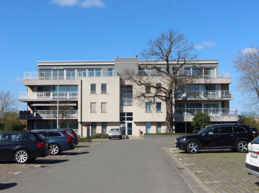 Lichtrijk appartement met zonnig terras en zicht over Wetteren.&lt;br /&gt;
Bent u op zoek naar een instapklaar appartement in het bruisende hart van Wetter