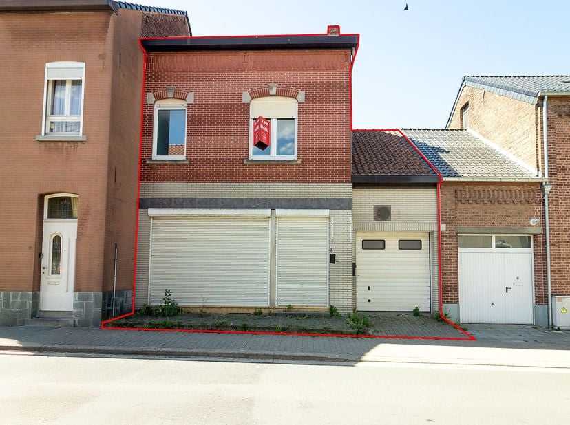 WONING MET POTENTIEEL &lt;br /&gt;
 &lt;br /&gt;
Woning gelegen in een groene omgeving gelegen op wandelafstand van het treinstation van Neerwinden en van een sch