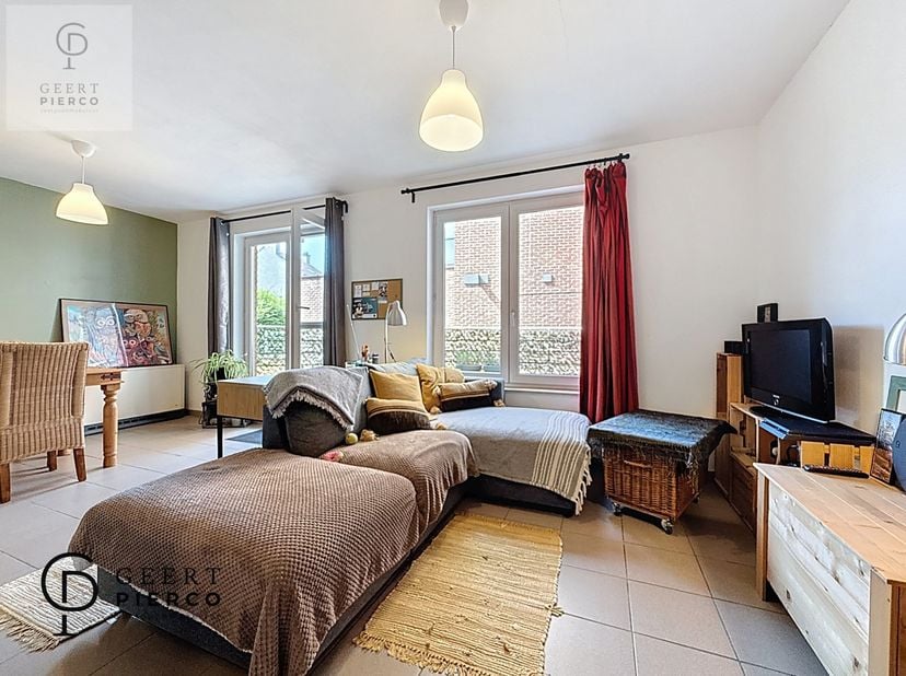 Dit gezellige appartement in de Kerkstraat 37 te Landen mag je zeker niet aan je laten voorbijgaan!&lt;br /&gt;
&lt;br /&gt;
De ideale ligging zorgt ervoor dat je