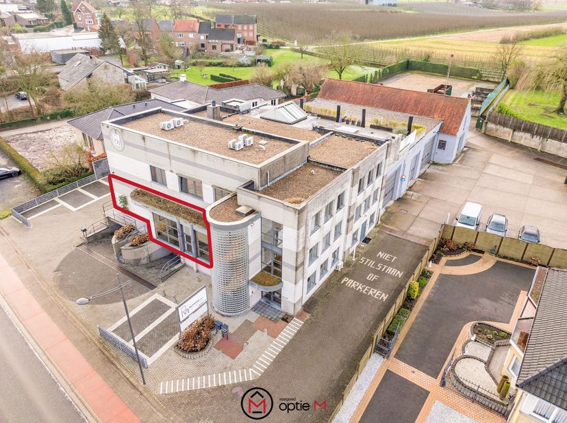 Bien professionnel à vendre
                    à 3740 Waltwilder