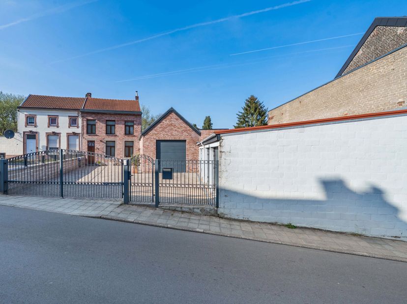 L&#039;agence EasyHome a le plaisir de vous présenter cette charmante maison à vendre à Montegnée !Située dans un environnement paisible, cette propriété v