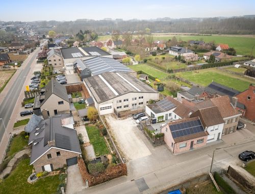                                         Entrepôt à louer à Dikkelvenne, € 5.000
