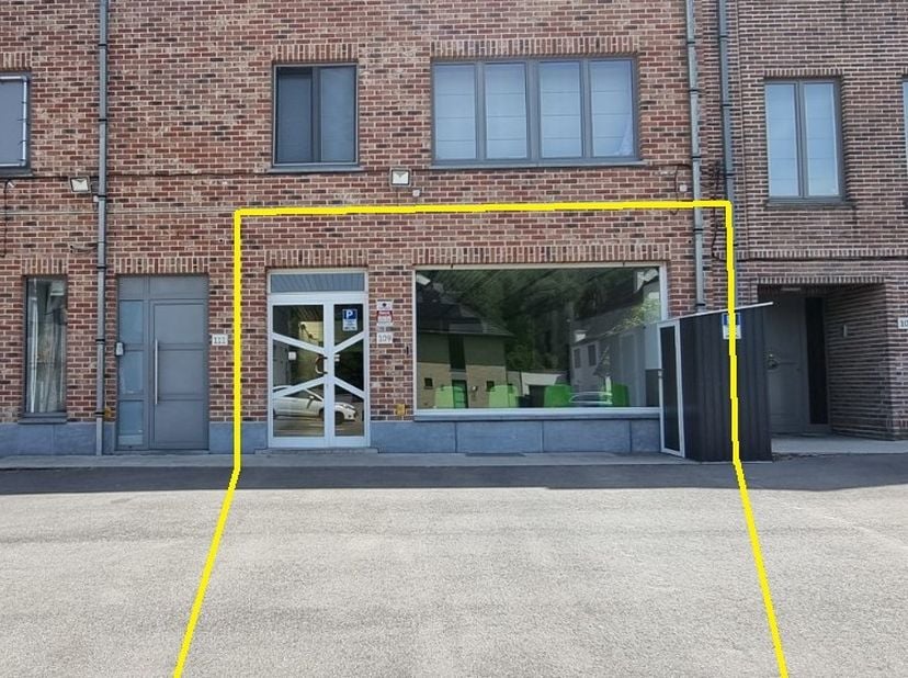 Bien professionnel à louer
                    à 9400 Ninove