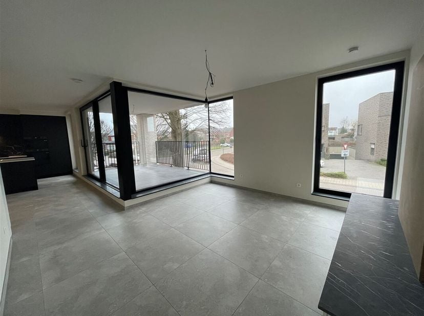 Luxueus afgewerkt én energiezuinig appartement.&lt;br /&gt;
Het appartement bevindt zich op wandelafstand van het bruisend centrum van Lommel alsook kortbij