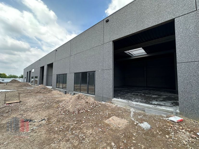 Nouveau développement « PARC PME DES ALLIES » à vendre, comprenant 10 unités avec des superficies àpd 188 m² jusqu’à 3-521 m². en joignant plusieurs u