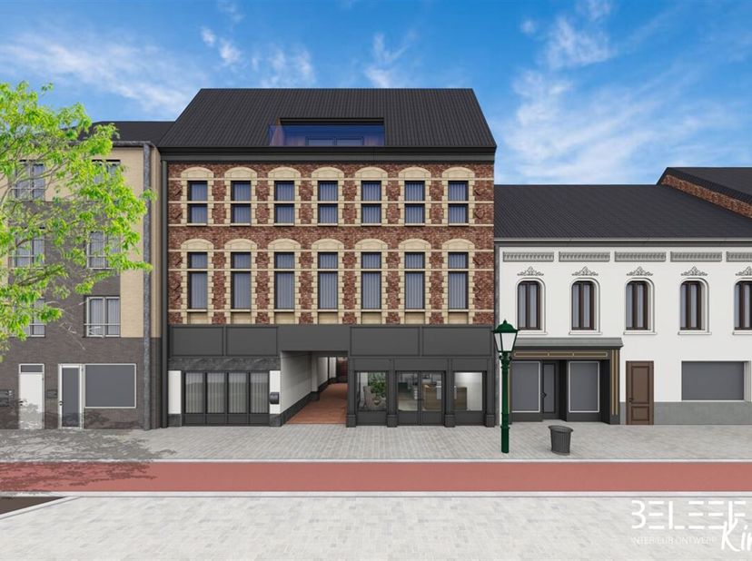 GUNSTIG GELEGEN WINKELRUIMTE!&lt;br /&gt;
Ideaal gelegen handelsgelijkvloers/winkelruimte  in hartje Leopoldsburg met voldoende parkeergelegenheid in de buu