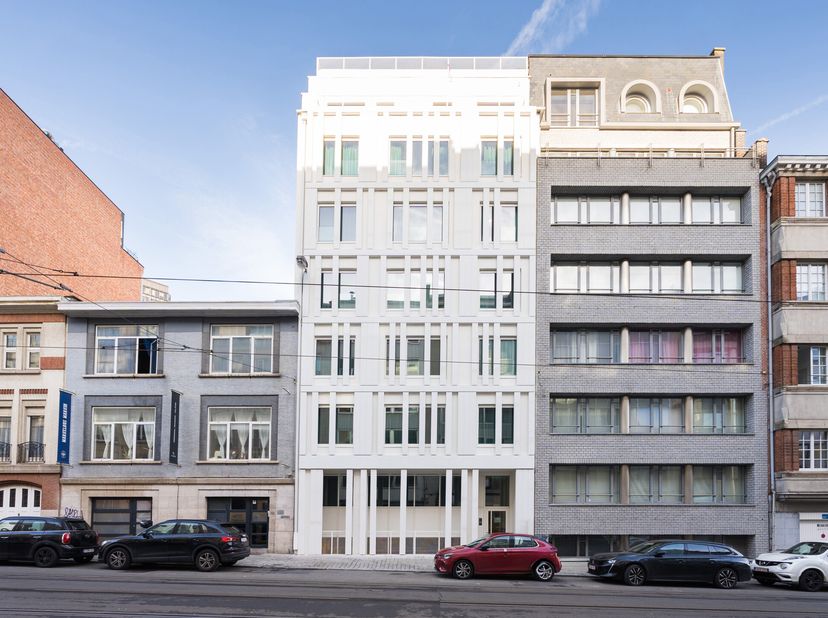 BRUSSEL, tussen de Bascule en Kerkhof van Elsene, in de onmiddellijke nabijheid van de ULB, de VUB en de Europese School, biedt het project &quot;Cambre St