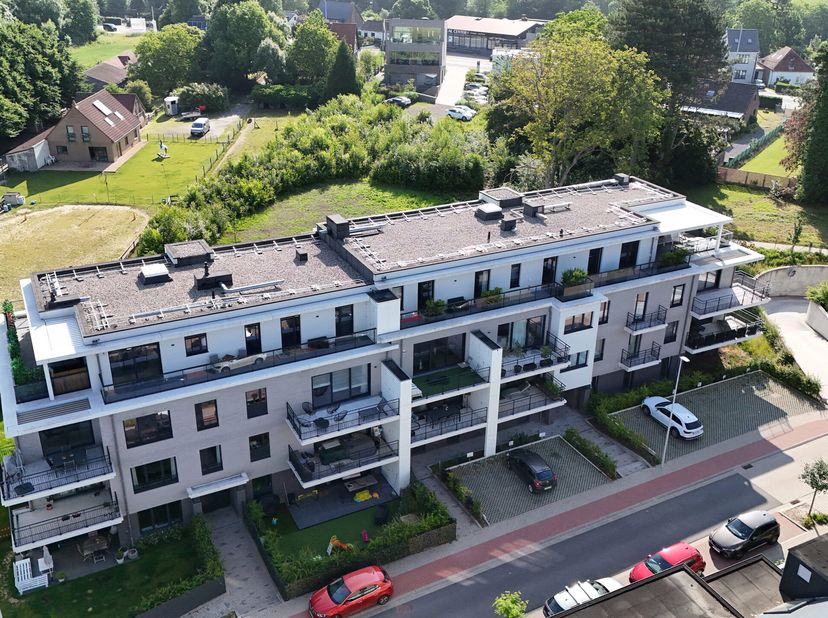 Idéalement située au rez-de-chaussée du complexe Terra Nostra, cette surface commerciale de 90 m² bénéficie d&#039;une excellente visibilité sur l&#039;Avenue B