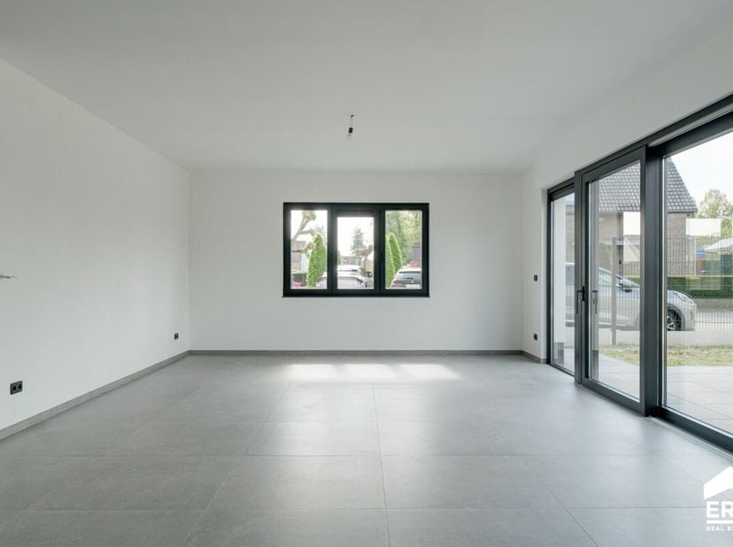 [[ DIT PAND NEEMT DEEL AAN DE ERA OPEN HUIZEN DAG OP 14/6 VAN 13:00 TOT 14:00 ]] Op de Dautenstraat 97 in Diepenbeek , een mooie residentiële omgeving