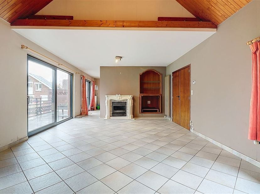 Découvrez cette magnifique villa située à KAIN, au pied du Mont Saint-Aubert, dans une rue prisée et un environnement verdoyant.&lt;br /&gt;
Dès l&#039;entrée, v