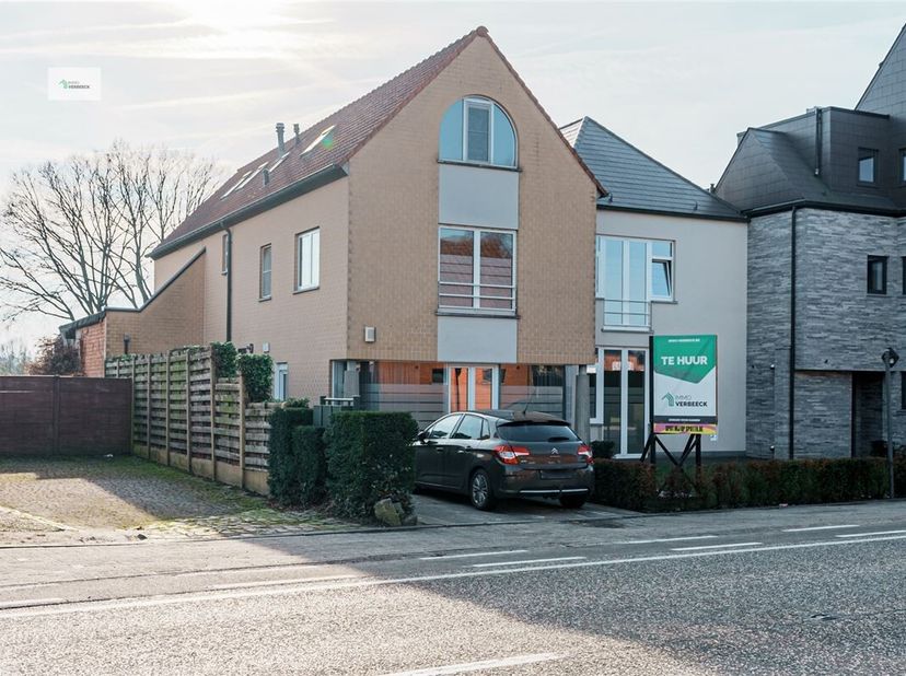 Appartement à louer
                    à 2400 Mol
