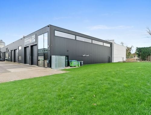                                         Bedrijfsgebouw te huur in Herent, € 4.250
