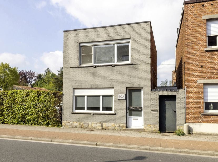 Instapklare en centraal gelegen woning met 2 slaapkamers.&lt;br /&gt;
Indeling GLV: inkomhal; lichtrijke woonkamer; ruime keuken voorzien van de nodige toes