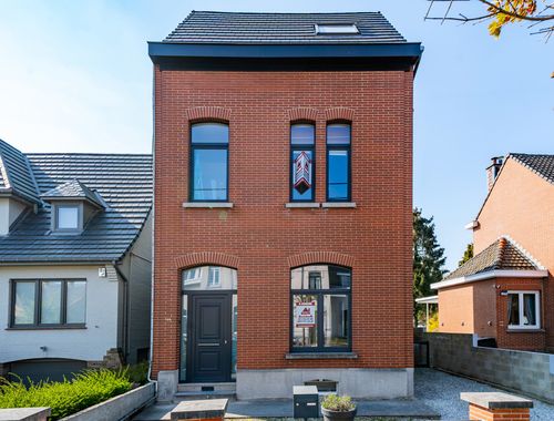                                         Woning te koop in Montigny-le-Tilleul, € 295.000

