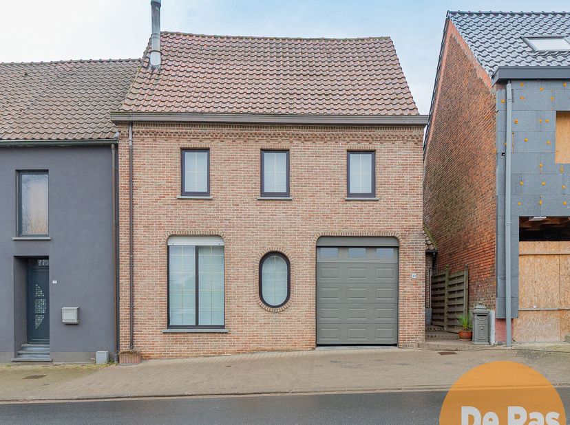 EERSTE BEZOEKDAG 22 MAART 2025 van 13u30 tot 17u (enkel op afspraak!!)&lt;br /&gt;
AAIGEM - Charmante instapklare gezinswoning op 200m van het dorp.&lt;br /&gt;
D