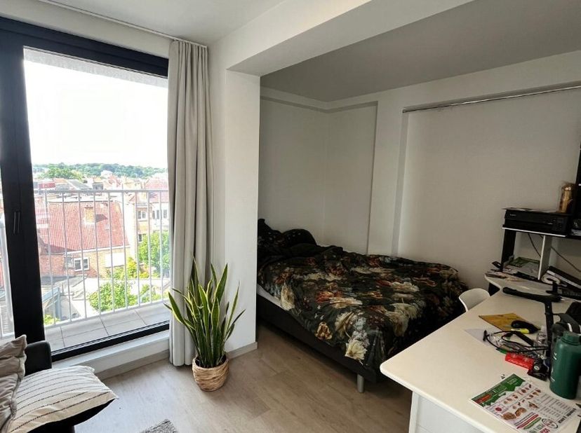Ben je op zoek naar een studentenkamer in Leuven? Dan is de residentie SPIRITUS misschien wel de perfecte plek voor jou! Dit complex-kamergebouw is ge
