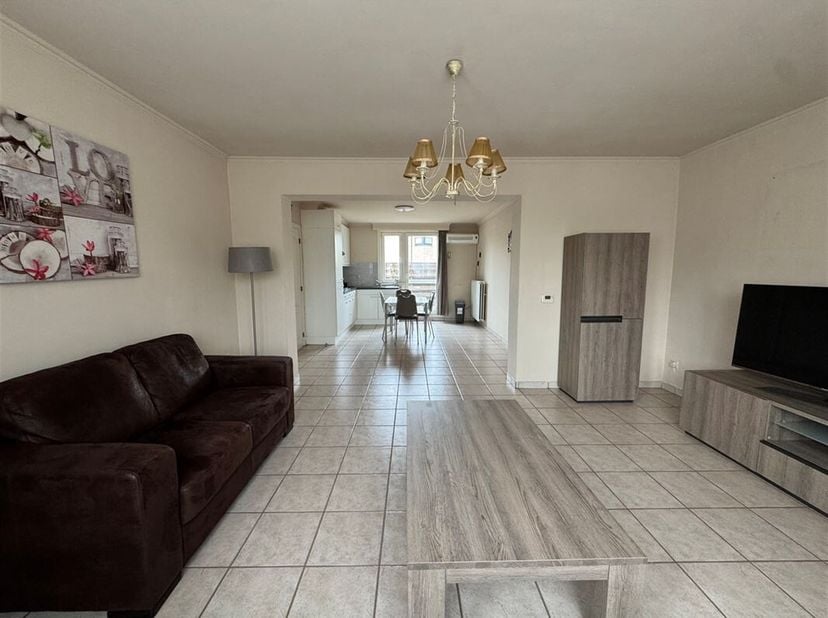 Ruim gelijkvloers appartement met 2 slaapkamers, terras en autostaanplaats te Kinrooi. &lt;br /&gt;
ALGEMEEN:&lt;br /&gt;
- Appartement gelegen op de gelijkvloers